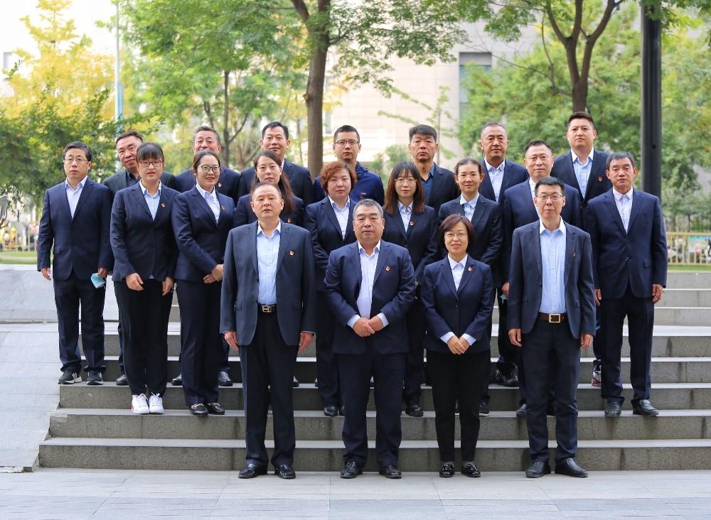 多元團隊凝合力，同舟共濟揚帆起