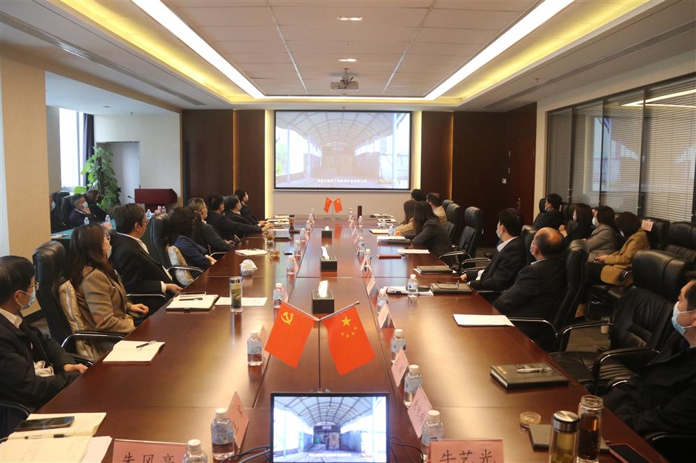 筑牢黨員干部廉潔思想防線(xiàn)！濟南產(chǎn)發(fā)集團組織觀(guān)看警示教育片